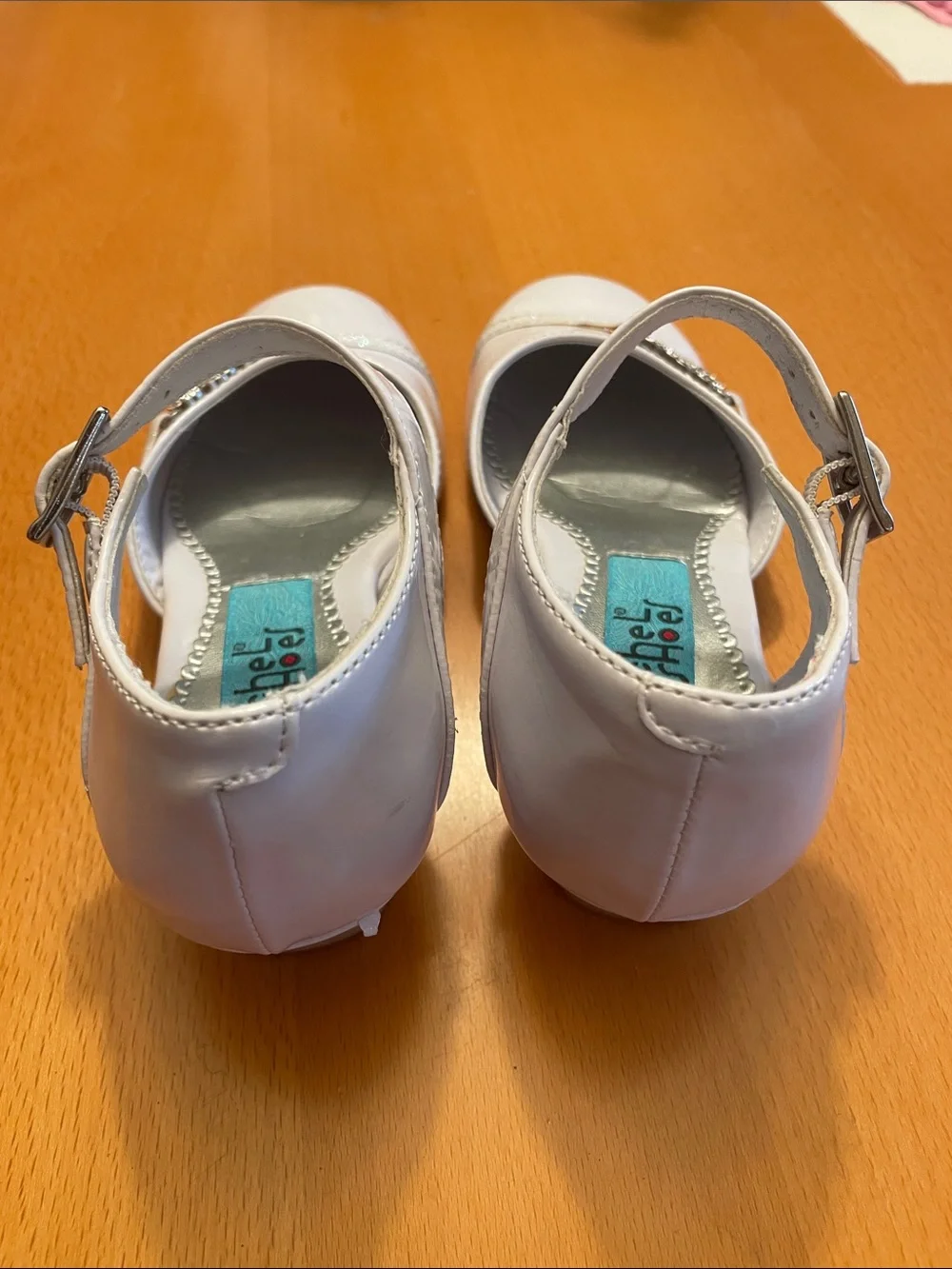 Girls white dress shoes